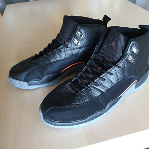 나이키 에어 조던12 검정색 (사이즈 285) Nike Air Jordan 12 Black (Size U.S. 10.5)