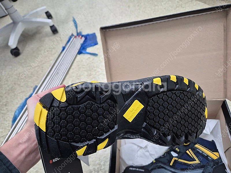 코오롱 k-702 안전화 판매합니다--1