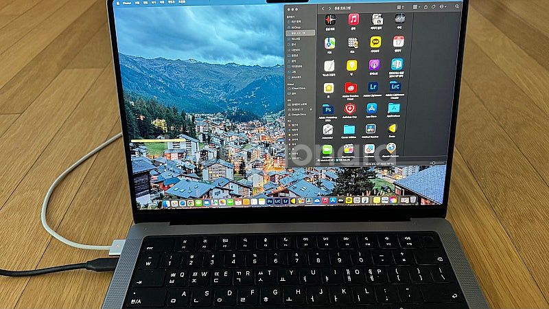 맥북프로m1max 14인치 팝니다. 32GB 1TB 1...--2