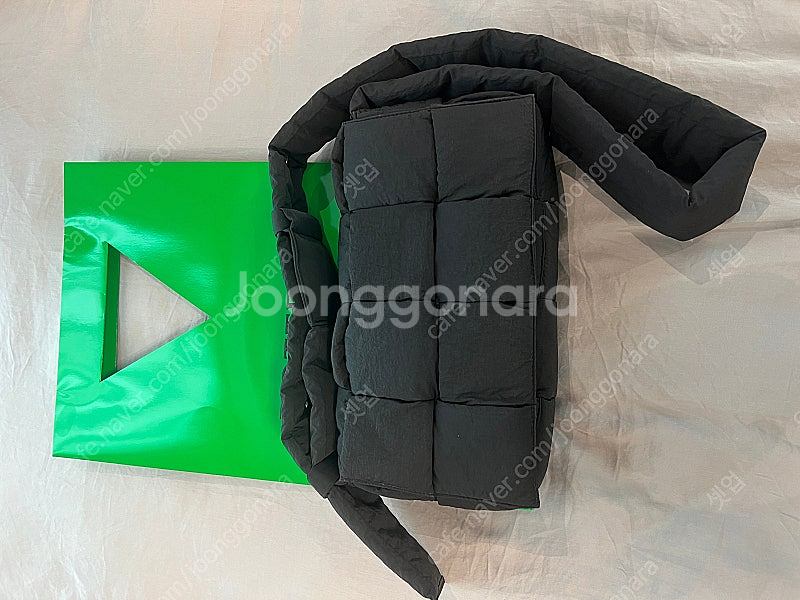 보테가베네타 패디드 카세트백--2