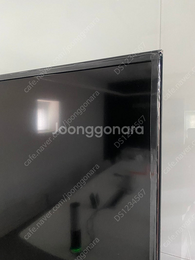 LG 60 인치 TV--1