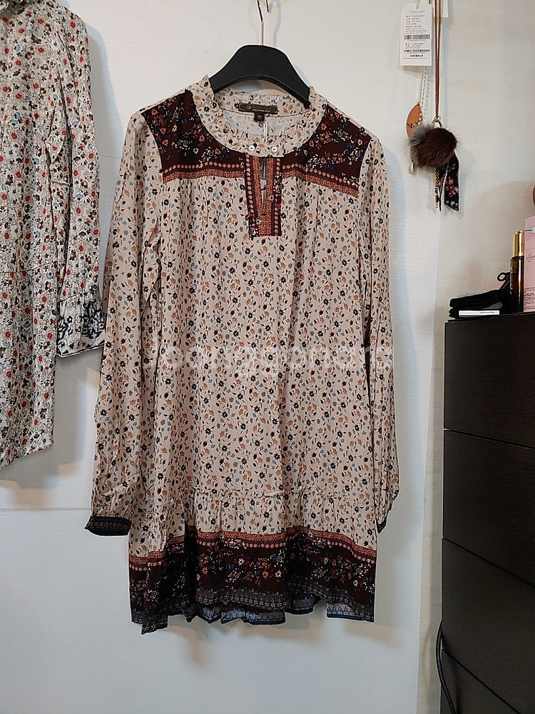 새상품 S 빈티지잔꽃 롱블라우스 써스데이아일랜드--0