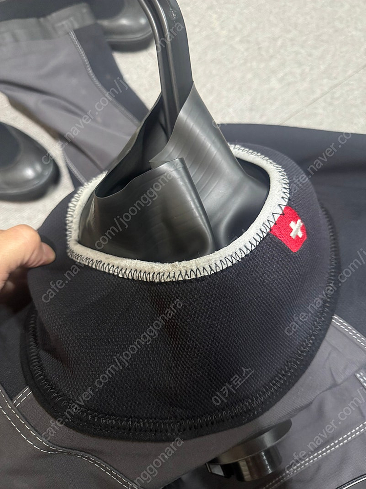 산티 이라이트 플러스 드라이슈트 판매합니다--5