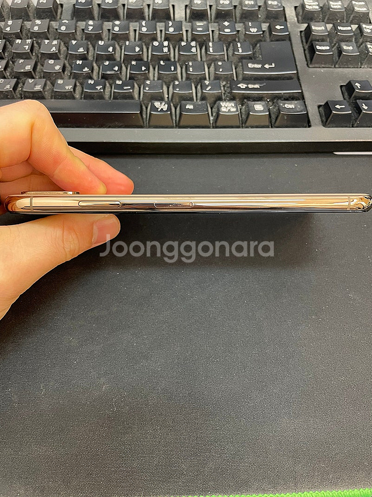 아이폰XS맥스 512GB 골드 배터리사설교체 상태좋은 중고33만팝니다.--6