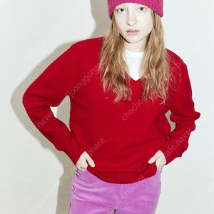 포니테일 김나영 착용 corrie v-neck sweater apple red