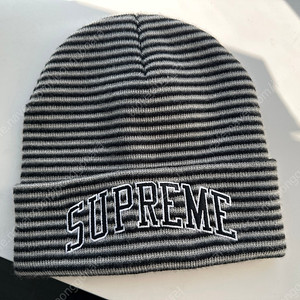 슈프림 레인보우 스트라이프 비니 블랙 (Supreme Rainbow Stripe Beanie Black)