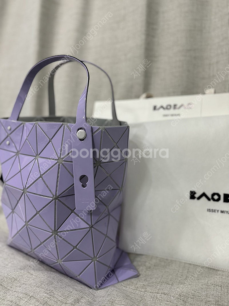 바오바오 이세이미야케 프리즘 토트백 6x6 라이트 퍼플...--2