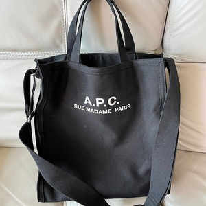 A.P.C. 블랙토트백