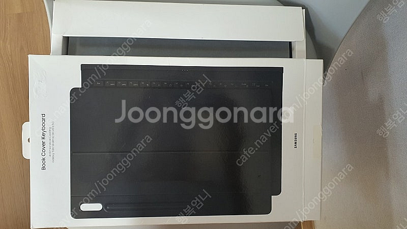 갤럭시탭 S8 울트라 정품 북커버 키보드 팝니다.--0