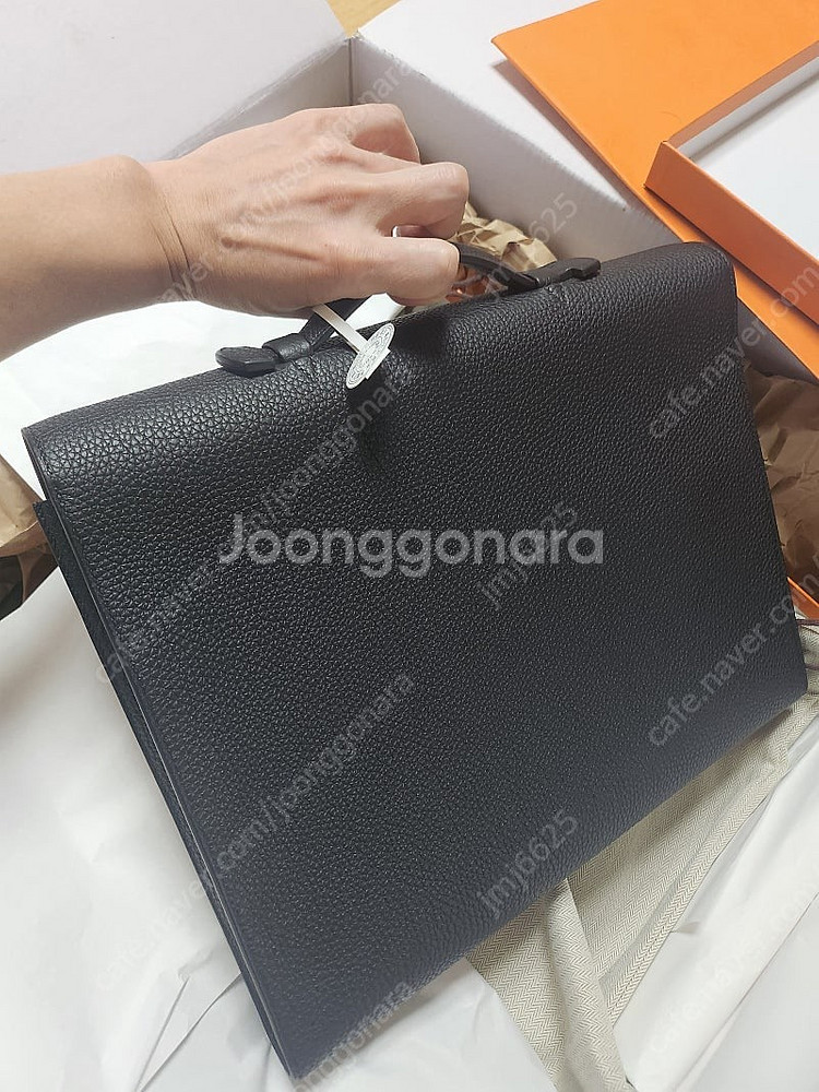에르메스 브리프케이스 삭아데페쉬 37 블랙은장 새제품--4
