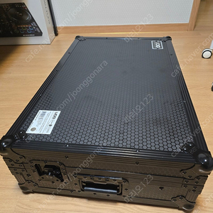 플라이트 케이스] UDG Ultimate Flight Case Pioneer DDJ-FLX10 Blk (Laptop Shelf -+ Wheels)