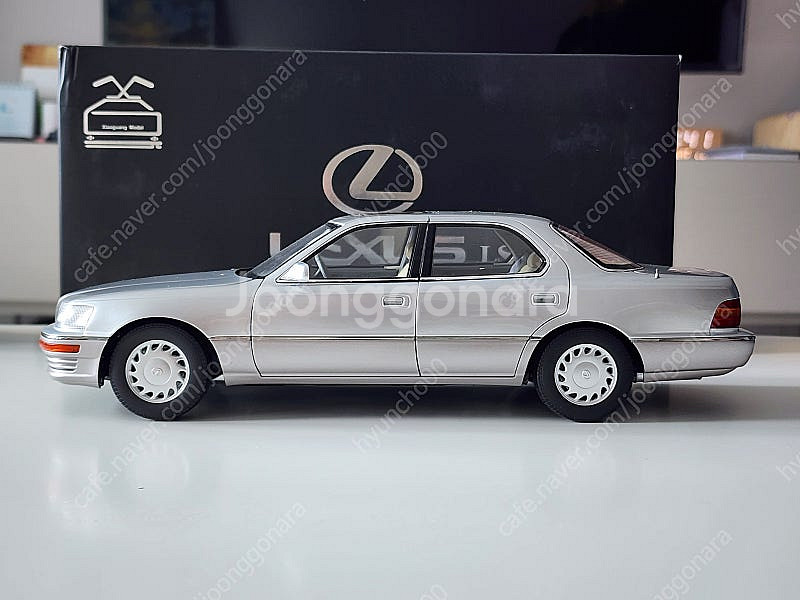 1:18 샤오광 렉서스 LS400 실버 일본 세단 다이...--1