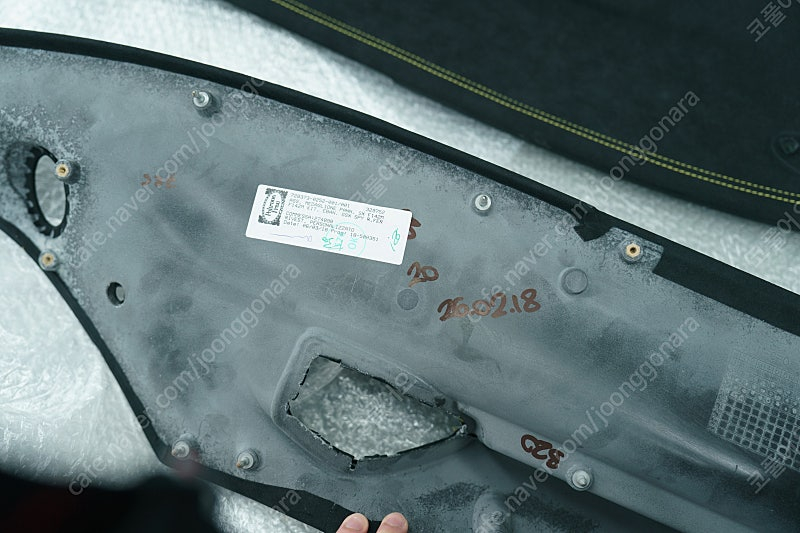 페라리 488 실내 알칸타라 도어트림(좌,우) 판매-350만원 이미지