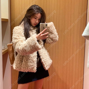 더바넷 Beige Bouffant Eco-Fur Jacket