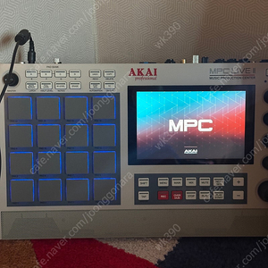 AKAI MPC LIVE II retro 아카이 MPC 라이브2 (레트로 에디션)