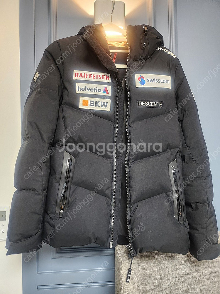 데상트 여성 아우디패딩--0