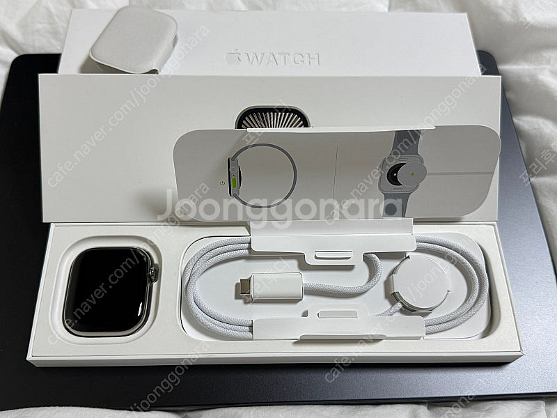 애플워치10 내추럴티타늄 46mm 새상품급 팝니다--2