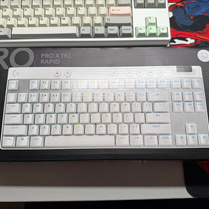 로지텍 래피드 트리거 G Pro X TKL Rapid 키보드 판매합니다.