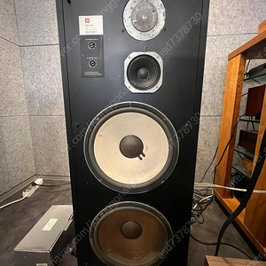 JBL 150A