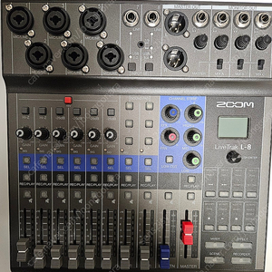 ZOOM L8, Zoom live track L-8