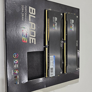 OLOY BLADE RGB DDR4-3600 16GB