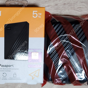 [미개봉][택포] WD NEW MY PASSPORT 5TB 외장하드 블랙 + 케이스 판매합니다