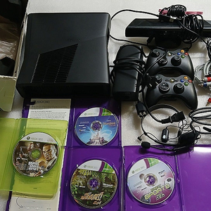 XBOX 360 (250G) 세트와 타이틀 4매