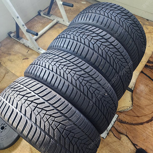 한국타이어 스노우 245/45r19,275/40r19 한대분 판매합니다 상태 a++