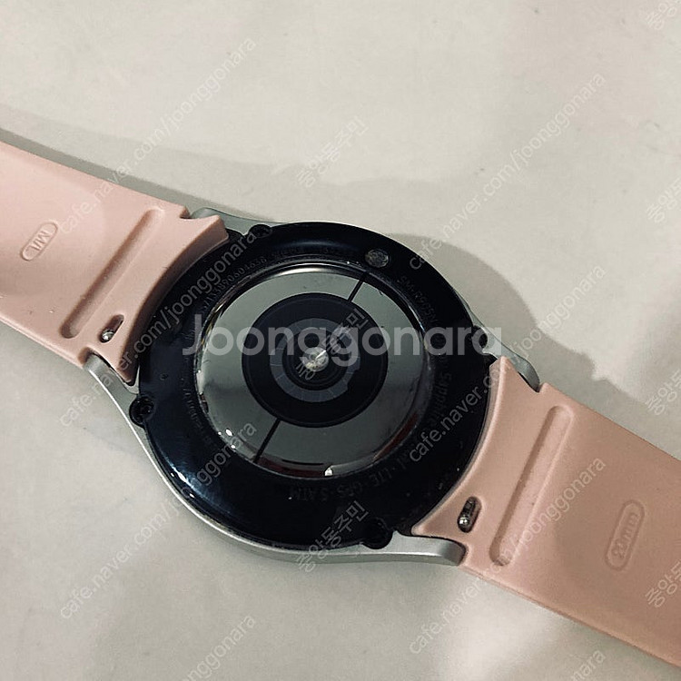 갤럭시 워치5 실버 40MM 케이블포함 아주깨끗 7만원...--4