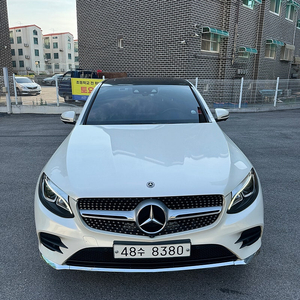 벤츠 GLC220d 프리미엄 쿠페 완전 무사고 A급-개인