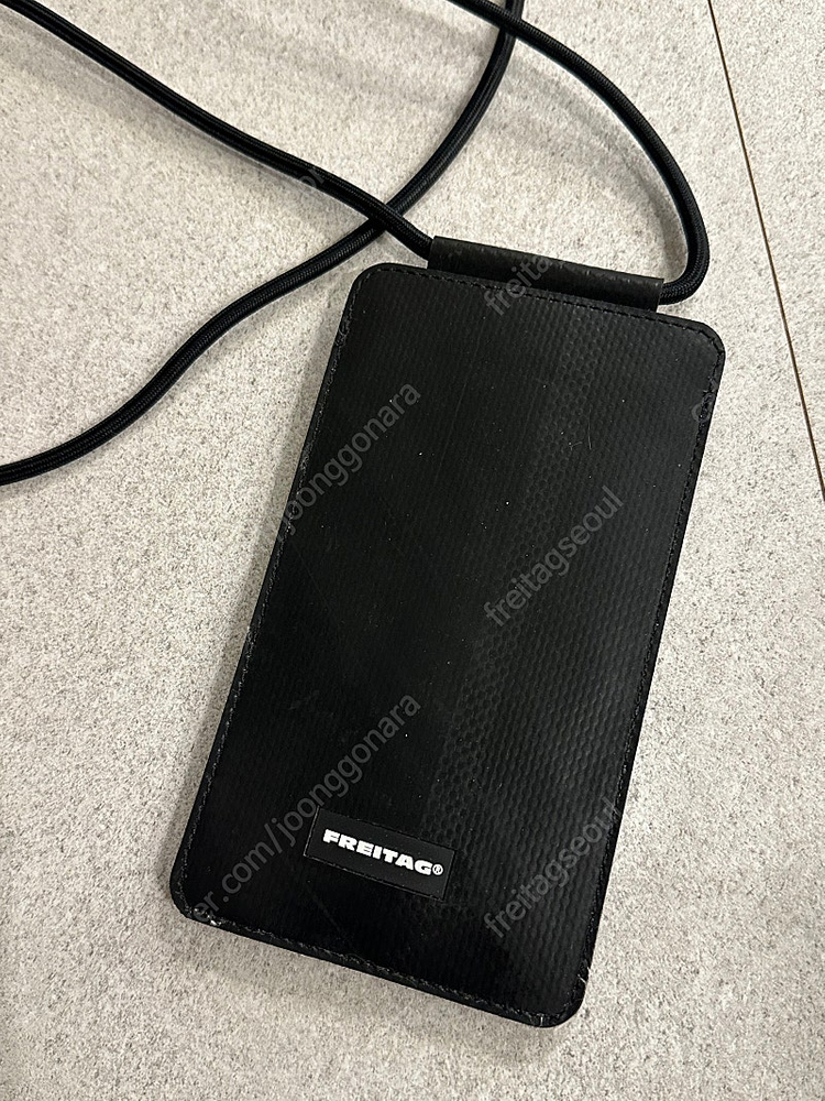 프라이탁 로빈 올블랙 판매해요 이미지