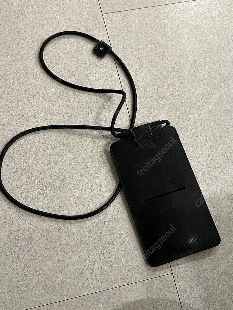 프라이탁 로빈 올블랙 판매해요 이미지