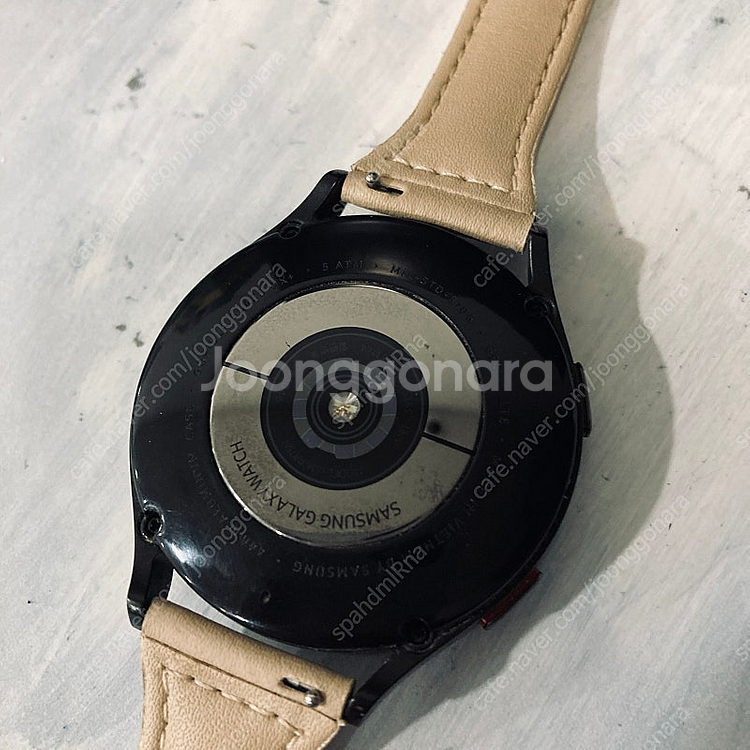 갤럭시 워치4 블랙 44mm 케이블포함 7만원 판매합니...--4