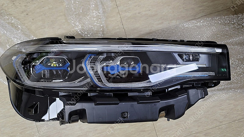 BMW X7 전기형 헤드 램프 팔아요--0
