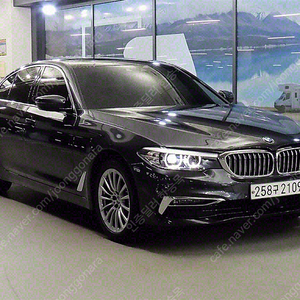 BMW5시리즈 (G30) 520i 럭셔리중고차 할부 리스 카드 저신용자 전액할부 가능합니다