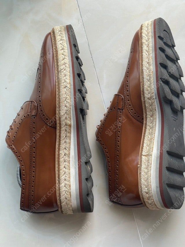 프라다클리퍼8사이즈 블랙-브라운--2