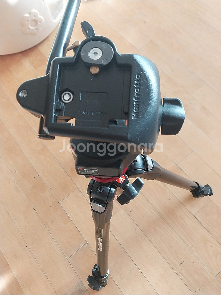 Manfrotto 190xdb. + 128rc--0