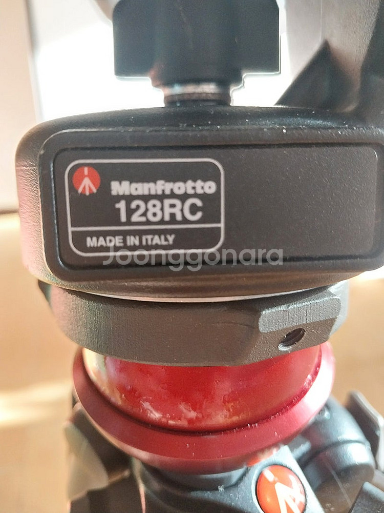 Manfrotto 190xdb. + 128rc--2