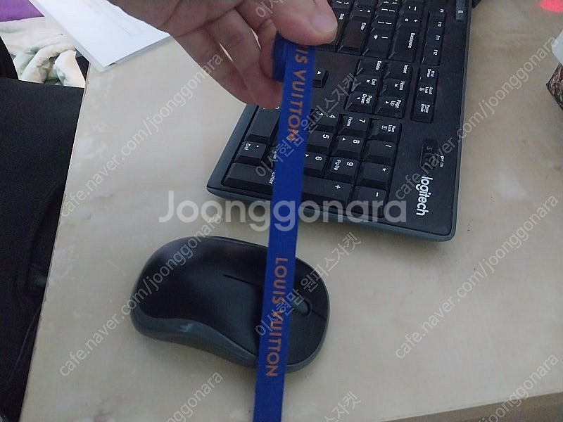 (정품)루이비통 종이가방+ 포장 끈 +독일무설탕사탕1통...--1