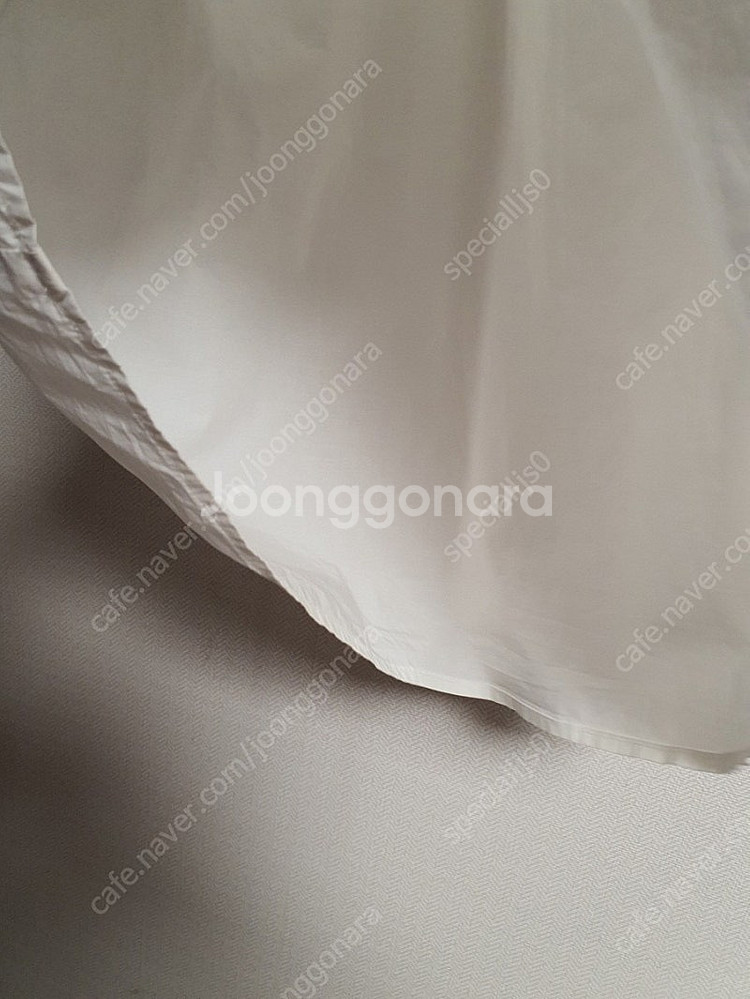 모조에스핀 레이스 디테일 블라우스 66 사이즈--8