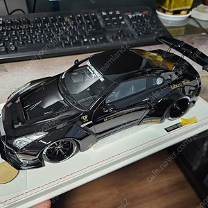 1:18 원모델 LB R35