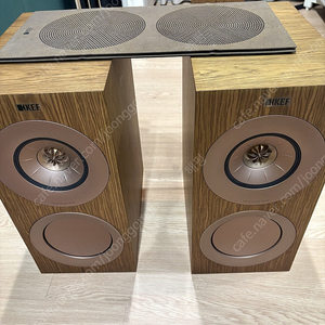 kef r3