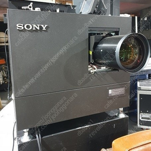 [SONY] 소니 대형 프로젝터 SRX-R320S 중고품