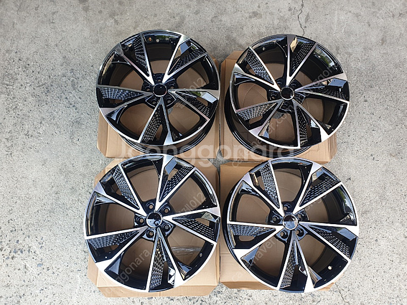 (판매)아우디 신형 RS7 st 19인치 신품 90만 ...--0