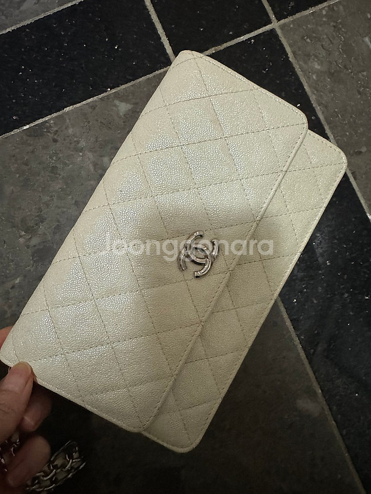 샤넬 화이트클러치 정품--0