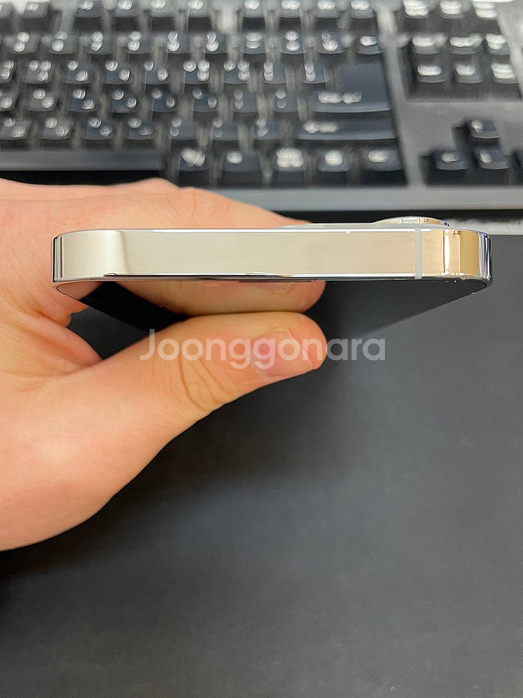 아이폰13프로 실버 128GB 상태좋은 중고50만팝니다...--4