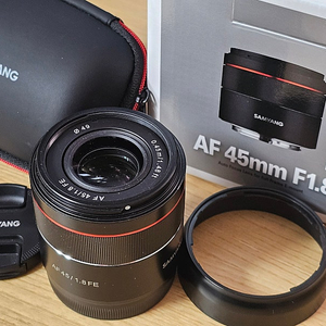 삼양 45mm F1.8 소니마운트 풀박스 팝니다.