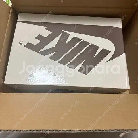 Nike 조던1 트래비스 스캇 리버스 올리브 입니다--1