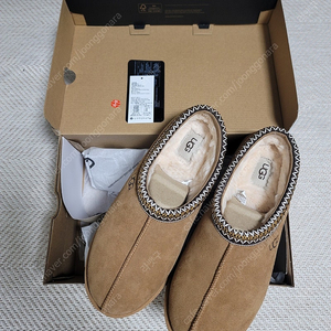 어그 UGG 타스만 체스트넛 290(US11) 새상품 팝니다