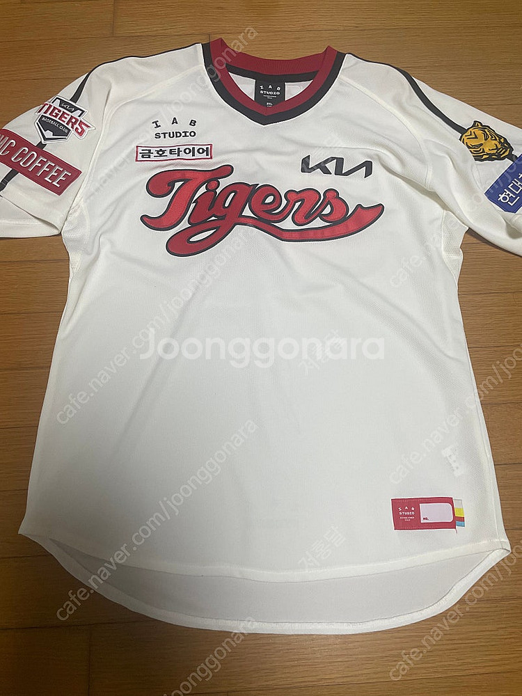 기아타이거즈 어센틱 아이콘 친필싸인유니폼(110) 판매...--1